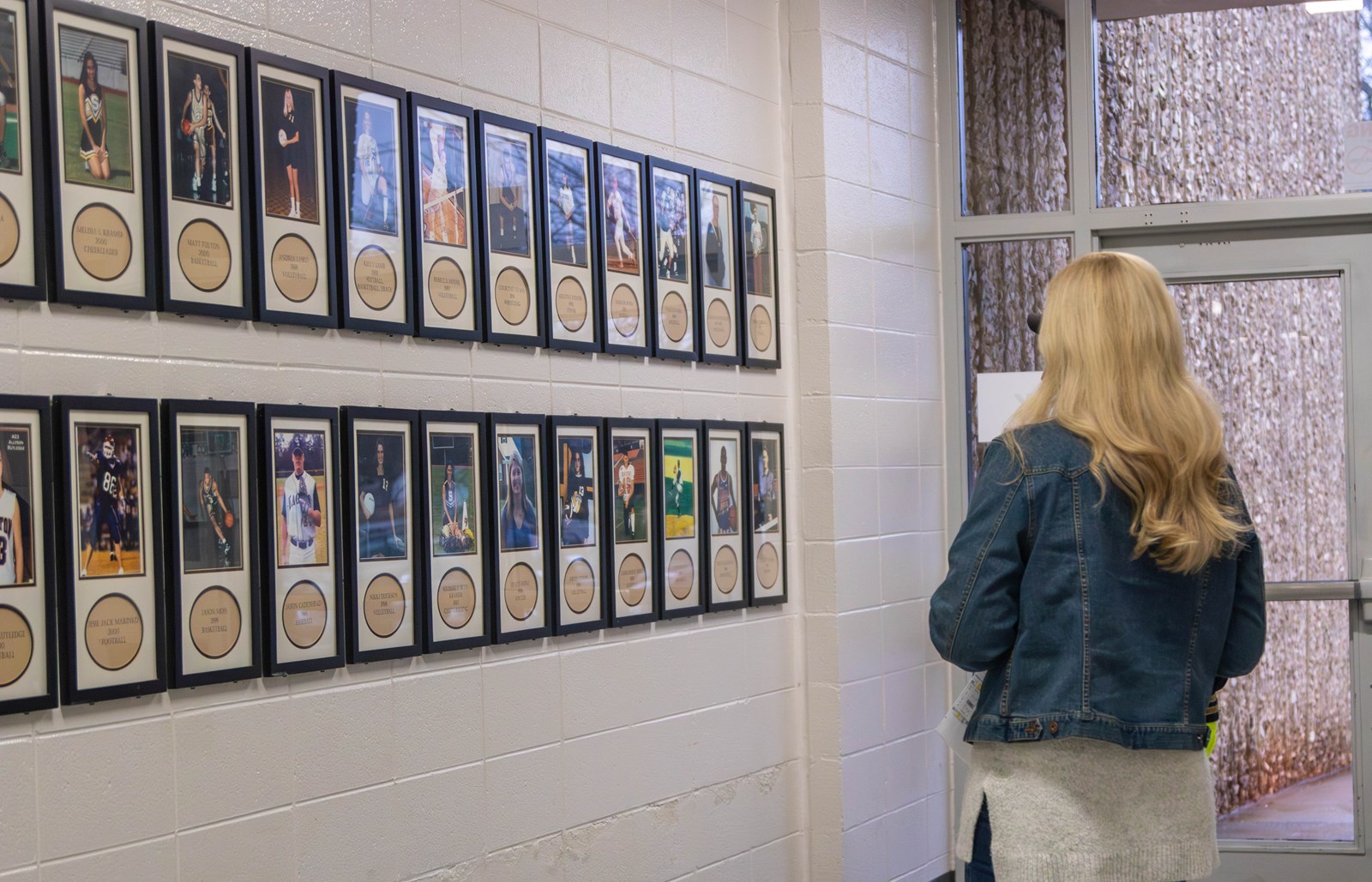 Sprayberry Alumni Stroll The Halls Filled With Memories Ahead Of Ed Splost Rebuild 