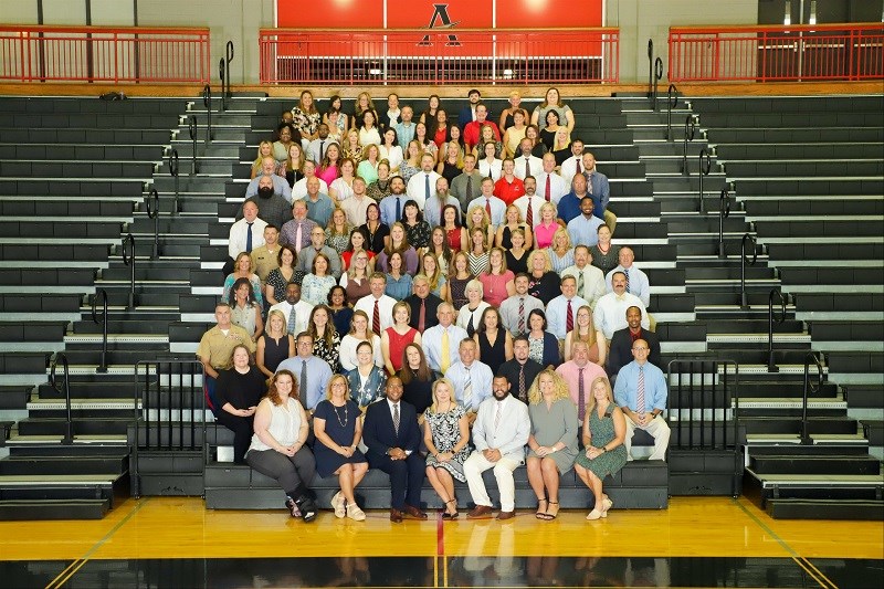 Image of faculty and staff for 2021-2022 