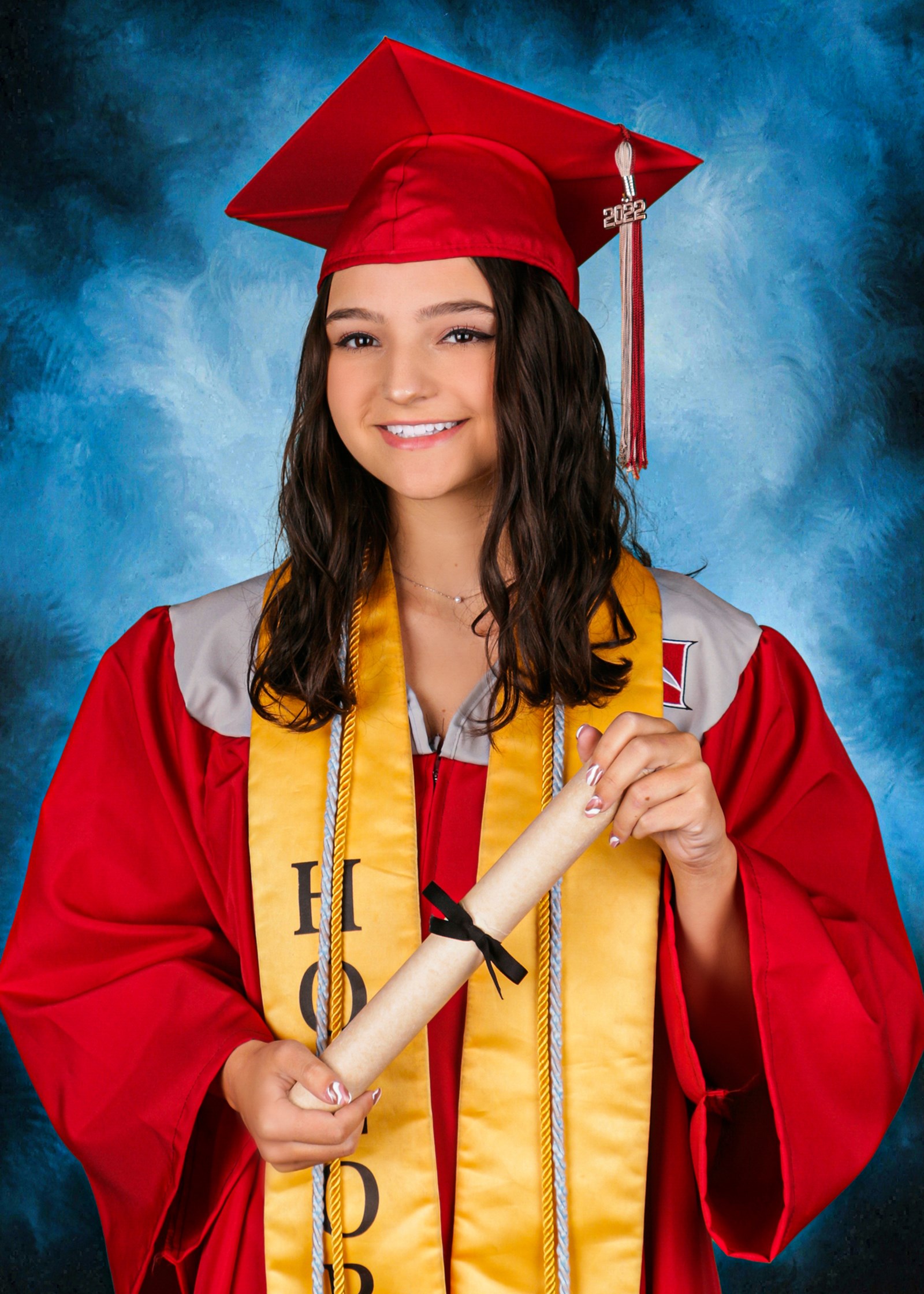 Hillgrove_Valedictorian_Skyler%20Galper_Mirna%20Wynn.jpg