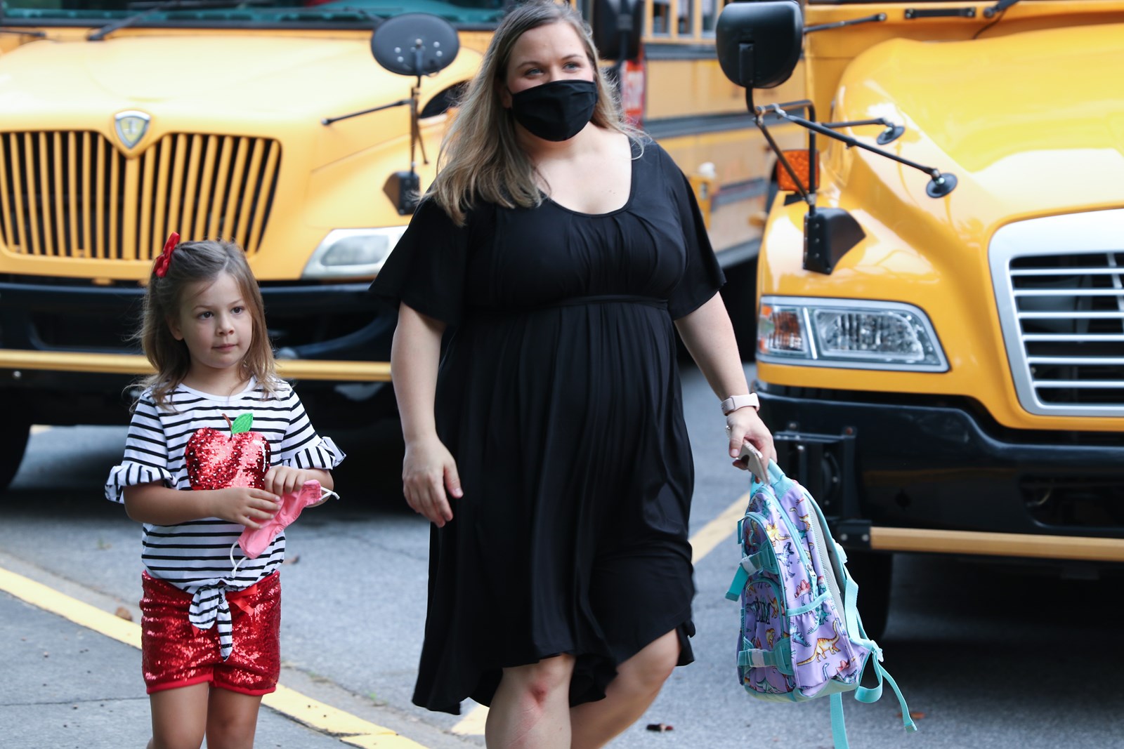 Kincaid students and parents take part in the kindergarten ride along and school sneak a peek event-25.jpg